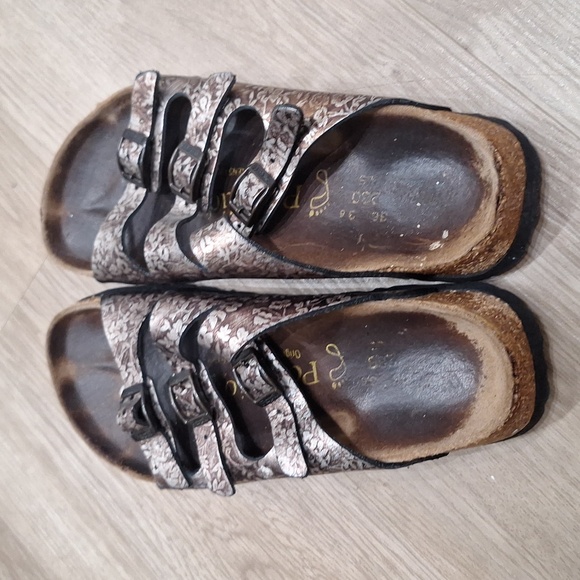 Papillio by birkenstock size 36 or 5.5-6 US, pre-owned 3 straps sandles - Picture 3 of 7